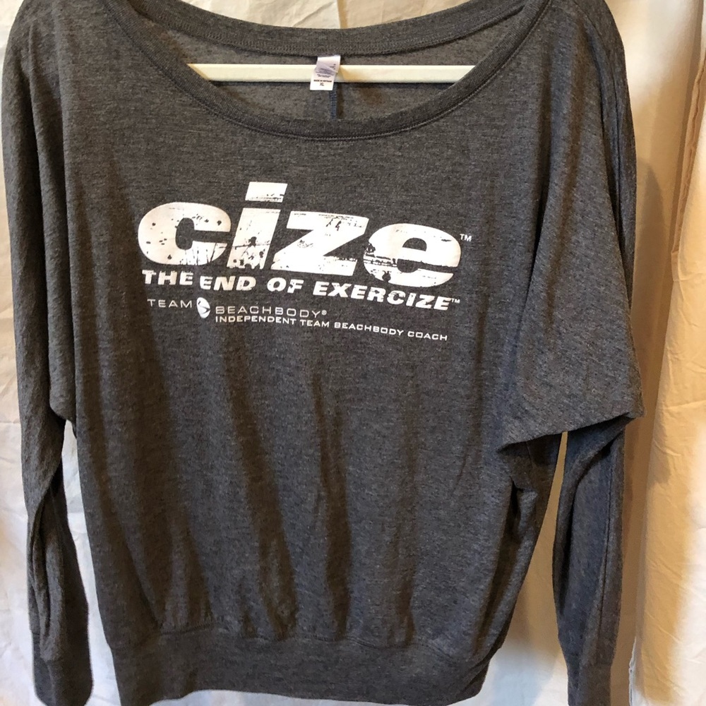 SOLD Beachbody Cize coach long sleeve shirt